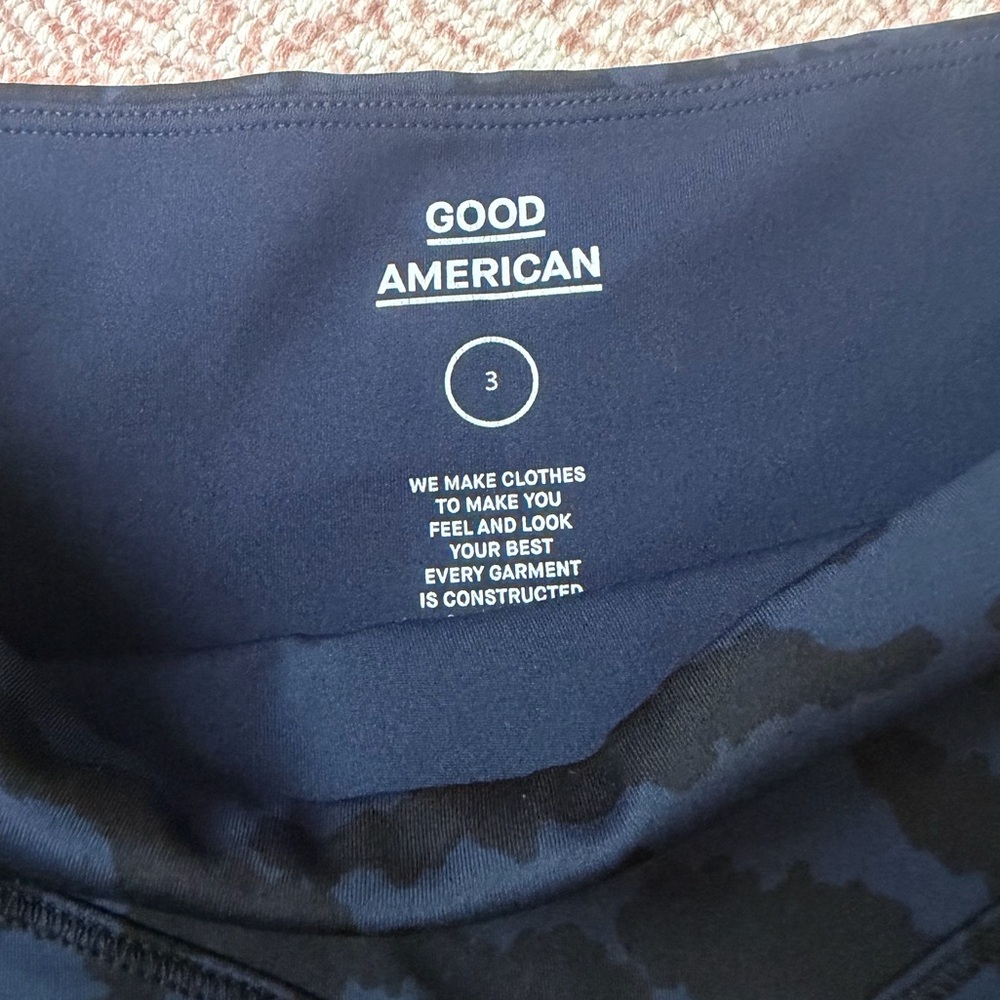 Good American Animal Print WorkOut Set - Top Size 2, Bottoms Size 3 - Picture 4 of 5